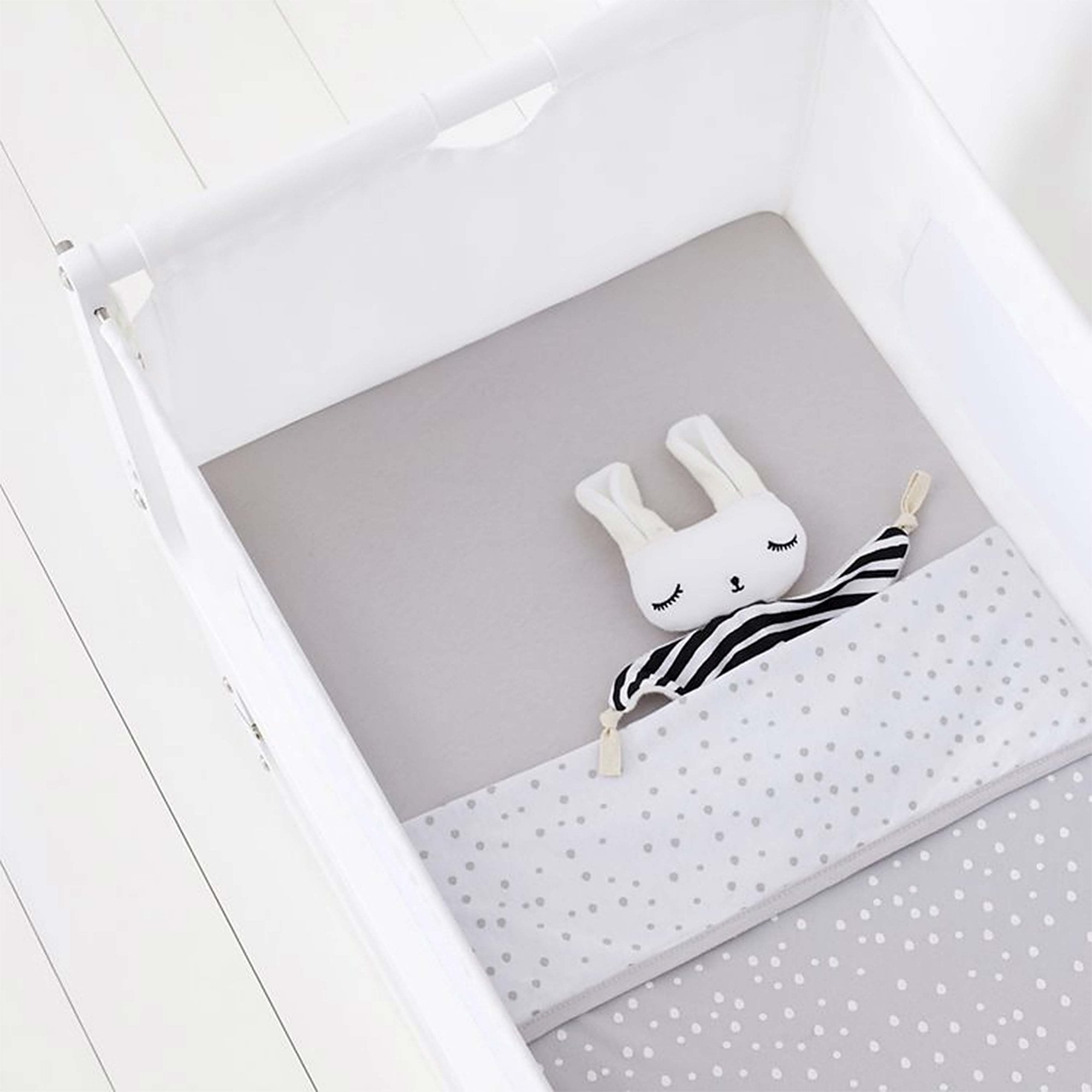 Snuz 3 piece Crib Bedding Set Grey Spots