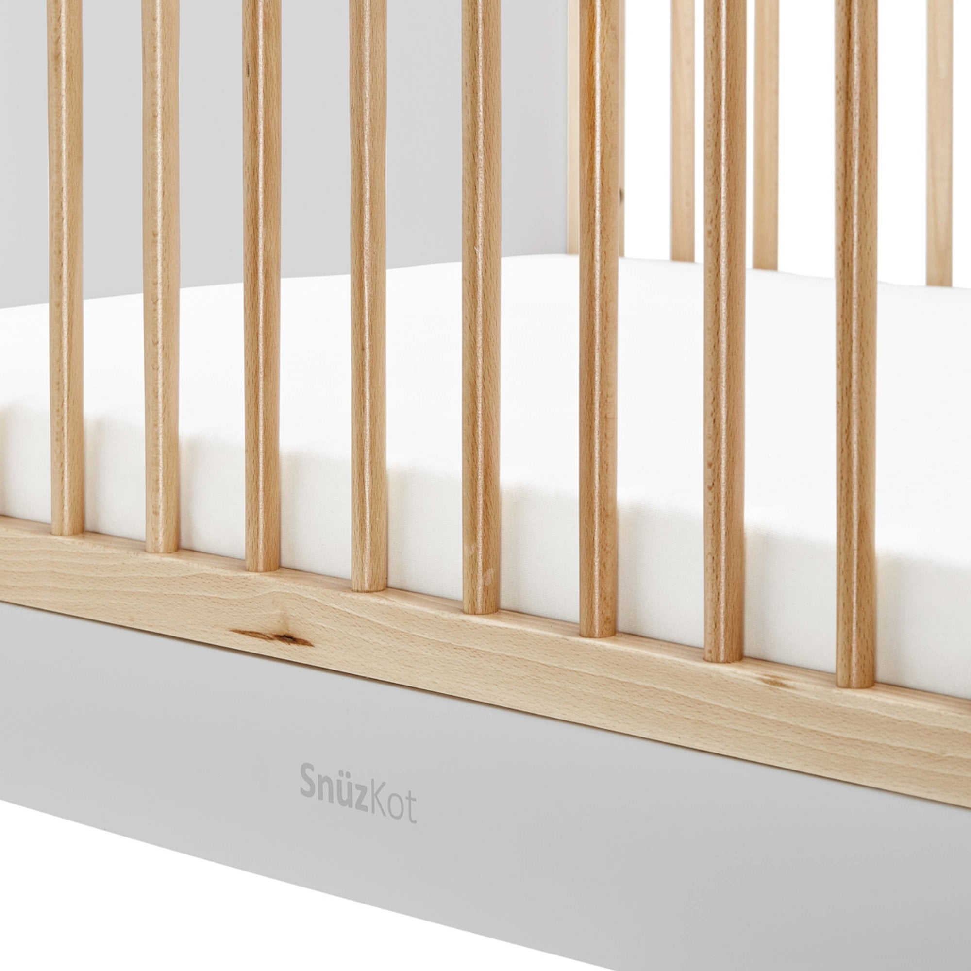 Snuz Snuzkot Skandi Cot Bed Haze Grey / Natural