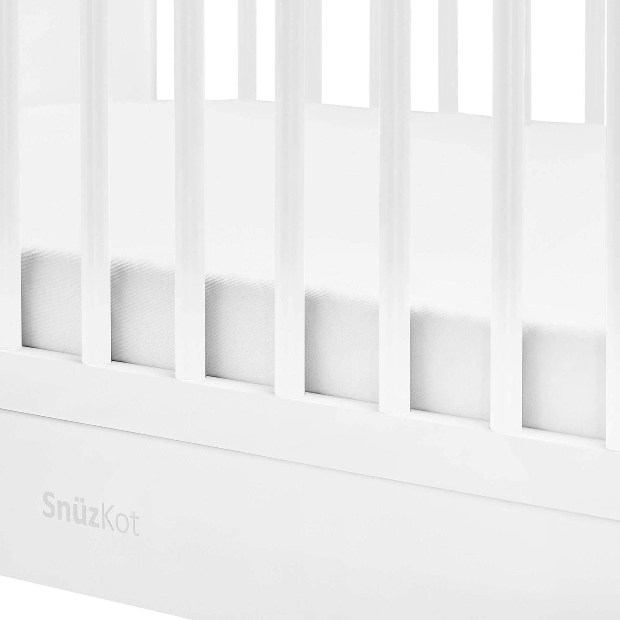 Snuz Snuzkot Skandi Cot Bed White