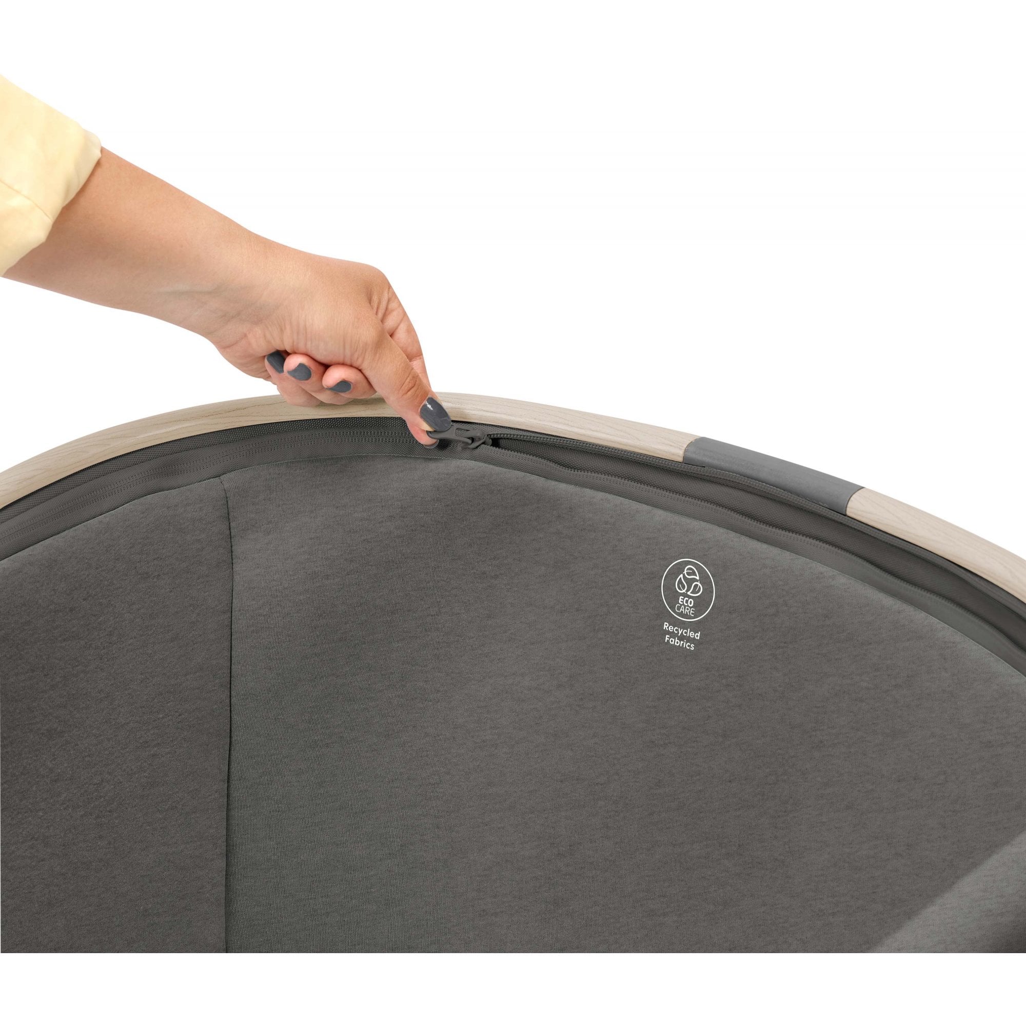 Maxi Cosi Iora Co-Sleeping Bed Beyond Graphite