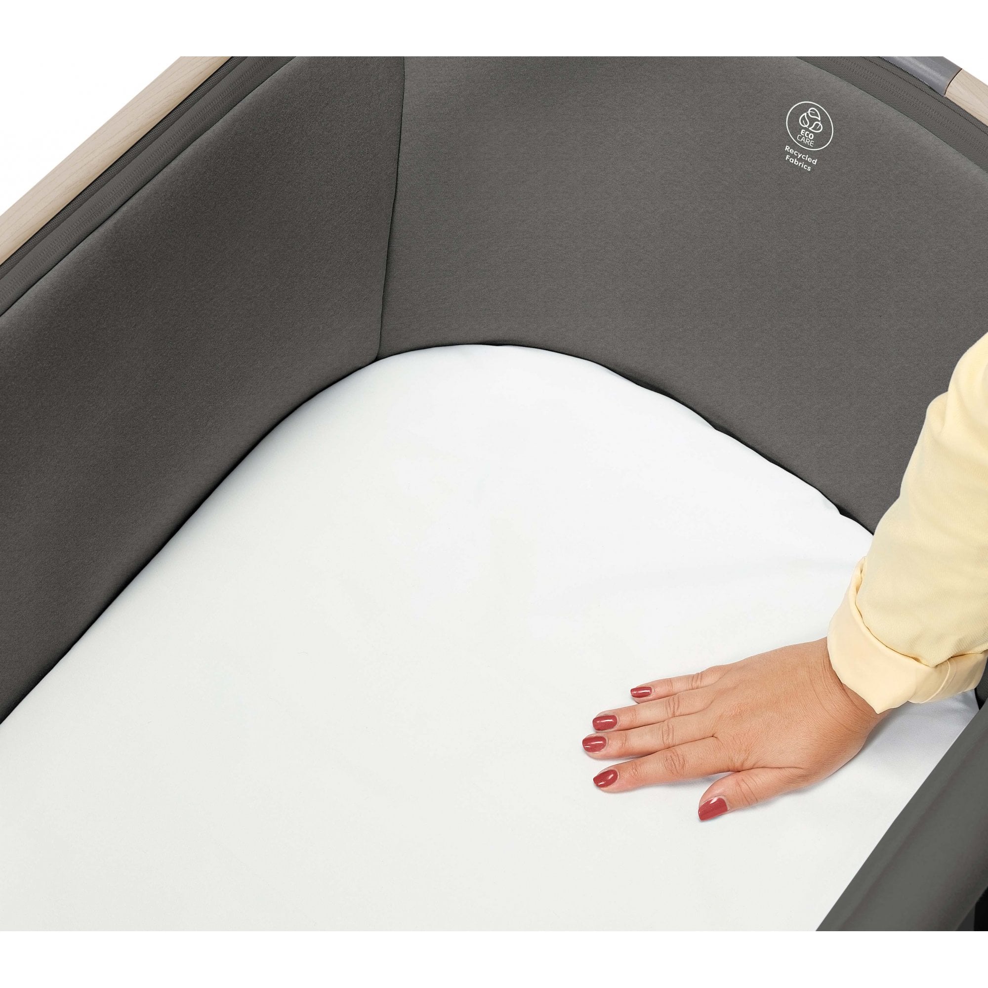 Maxi Cosi Iora Co-Sleeping Bed Beyond Graphite