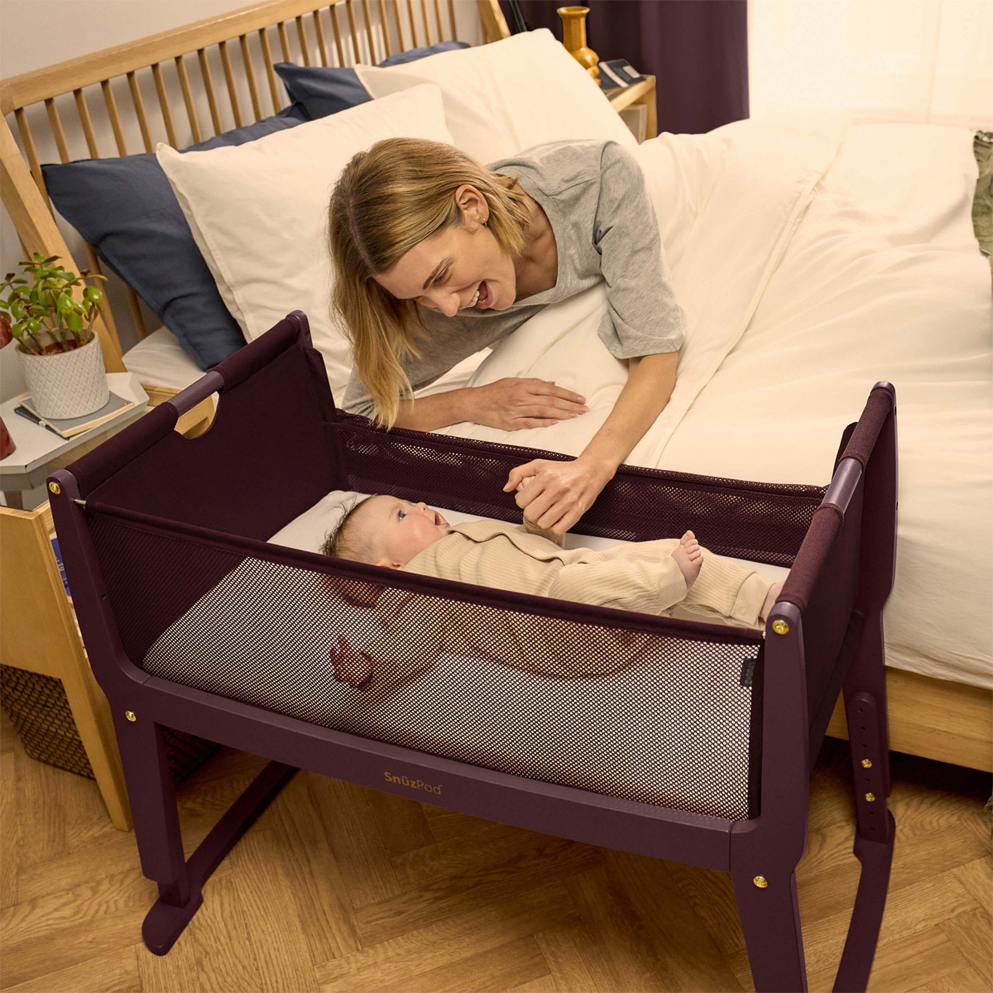 SNUZ SnuzPod Studio Bedside Crib Rome Burgundy