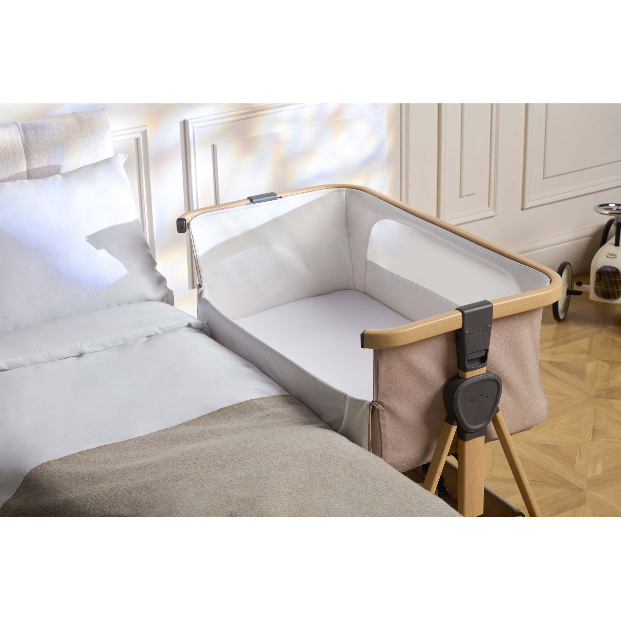 Silver Cross Lunar Bedside Crib Oatmeal