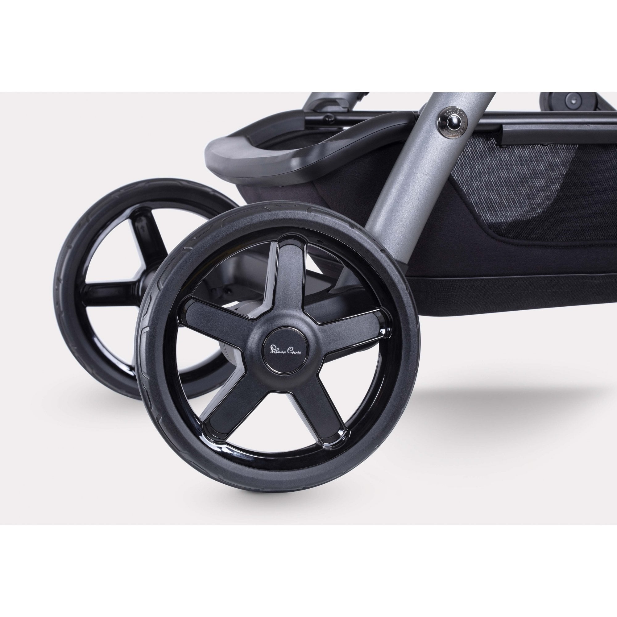 Silver Cross Wave 3 Pram + Ultimate Pack Lunar