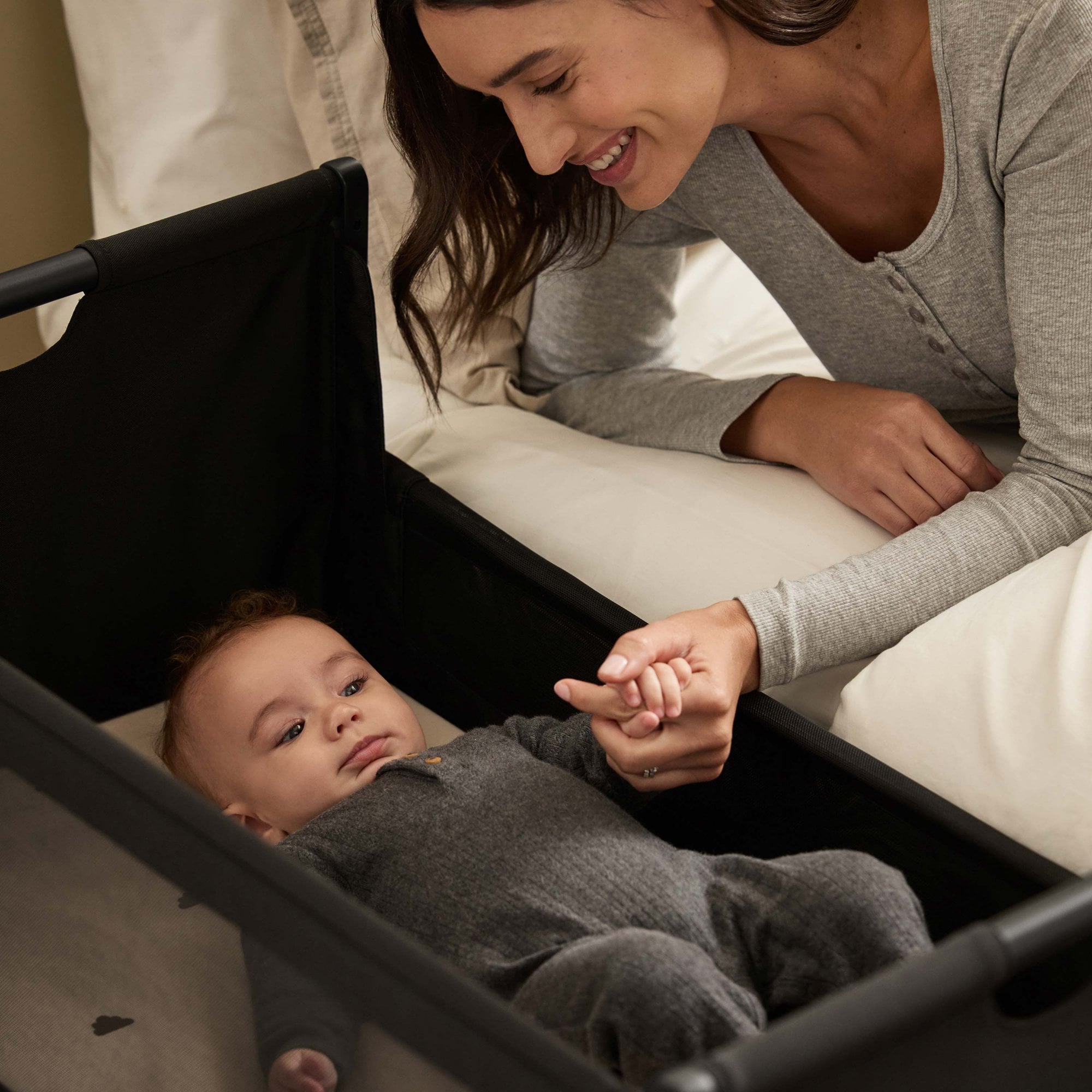 Snuz Snuzpod 5 Bedside Crib Graphite