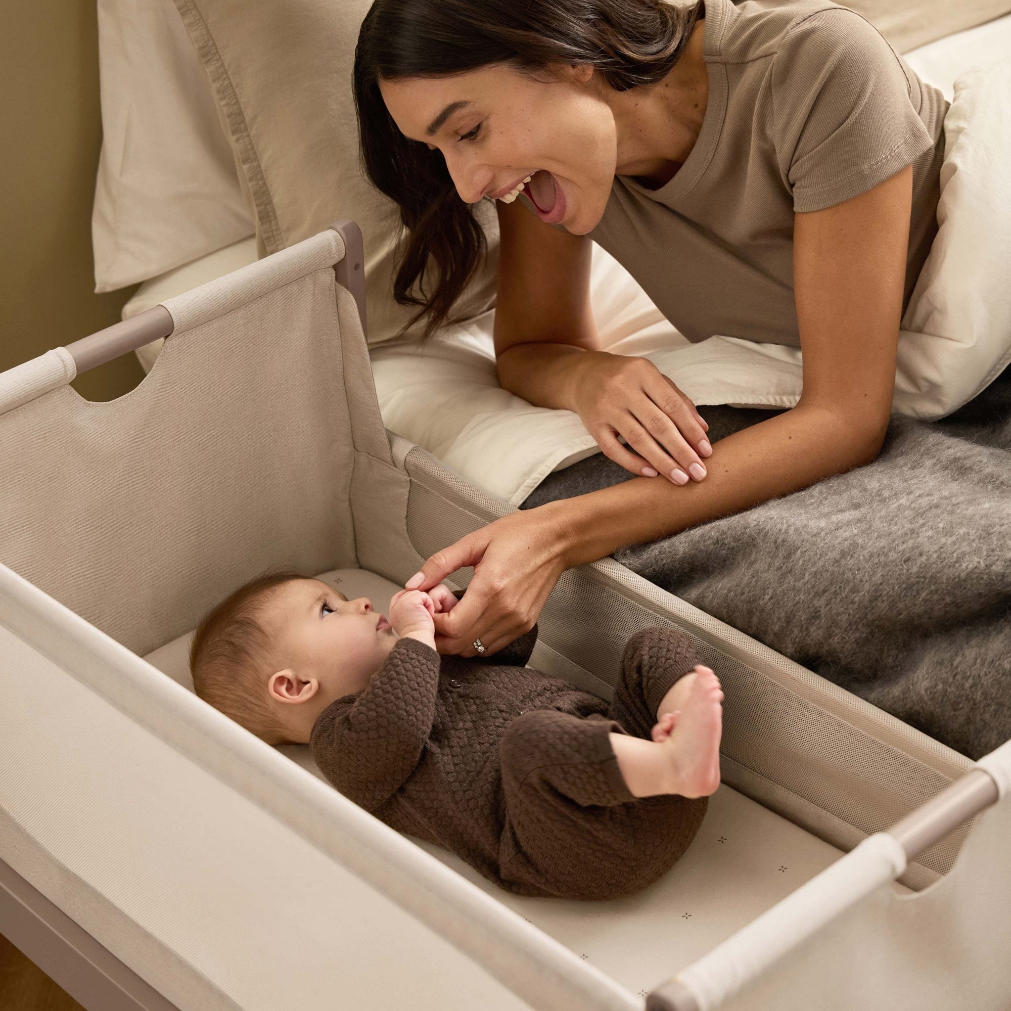 Snuz Snuzpod 5 Bedside Crib Mocha