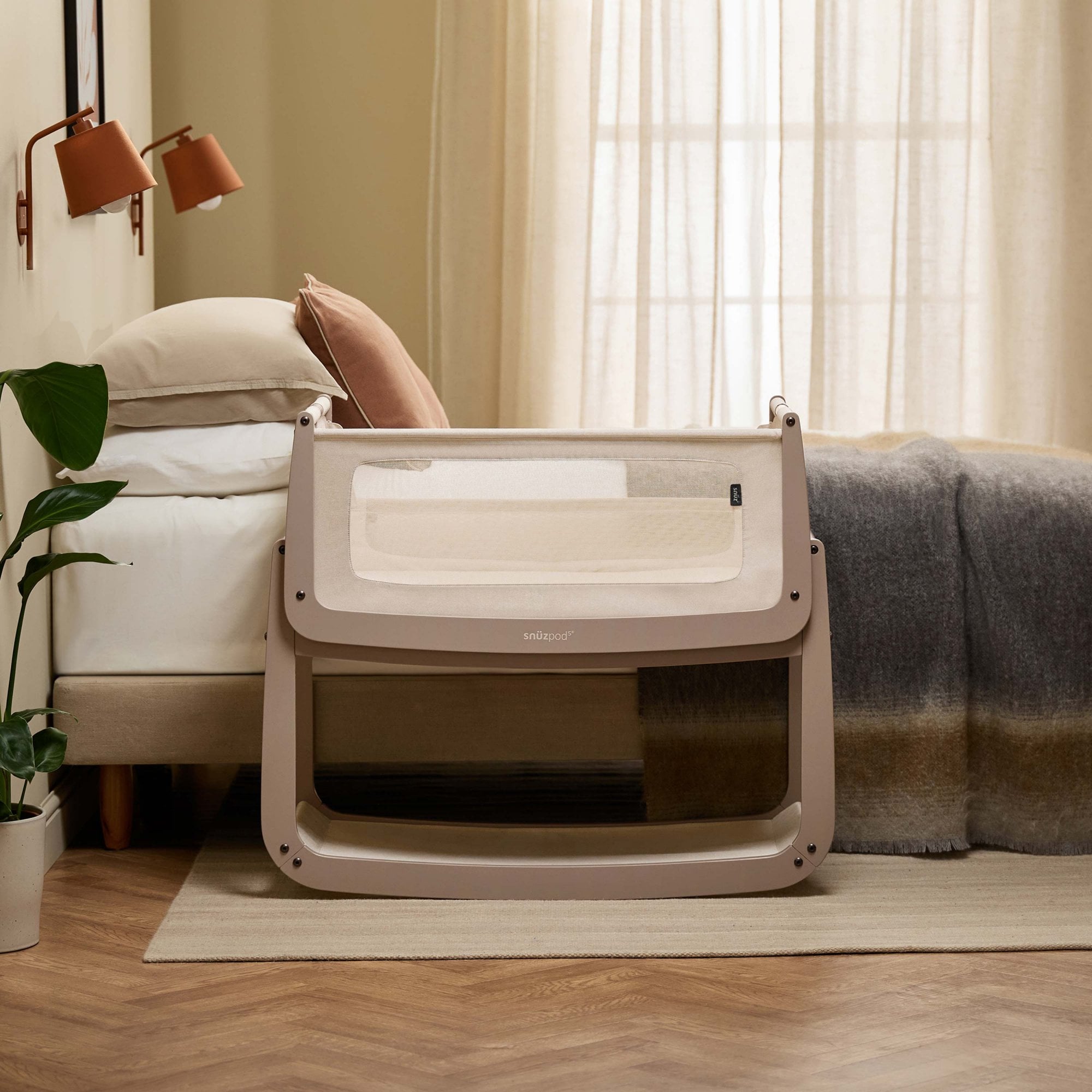 Snuz Snuzpod 5 Bedside Crib Mocha