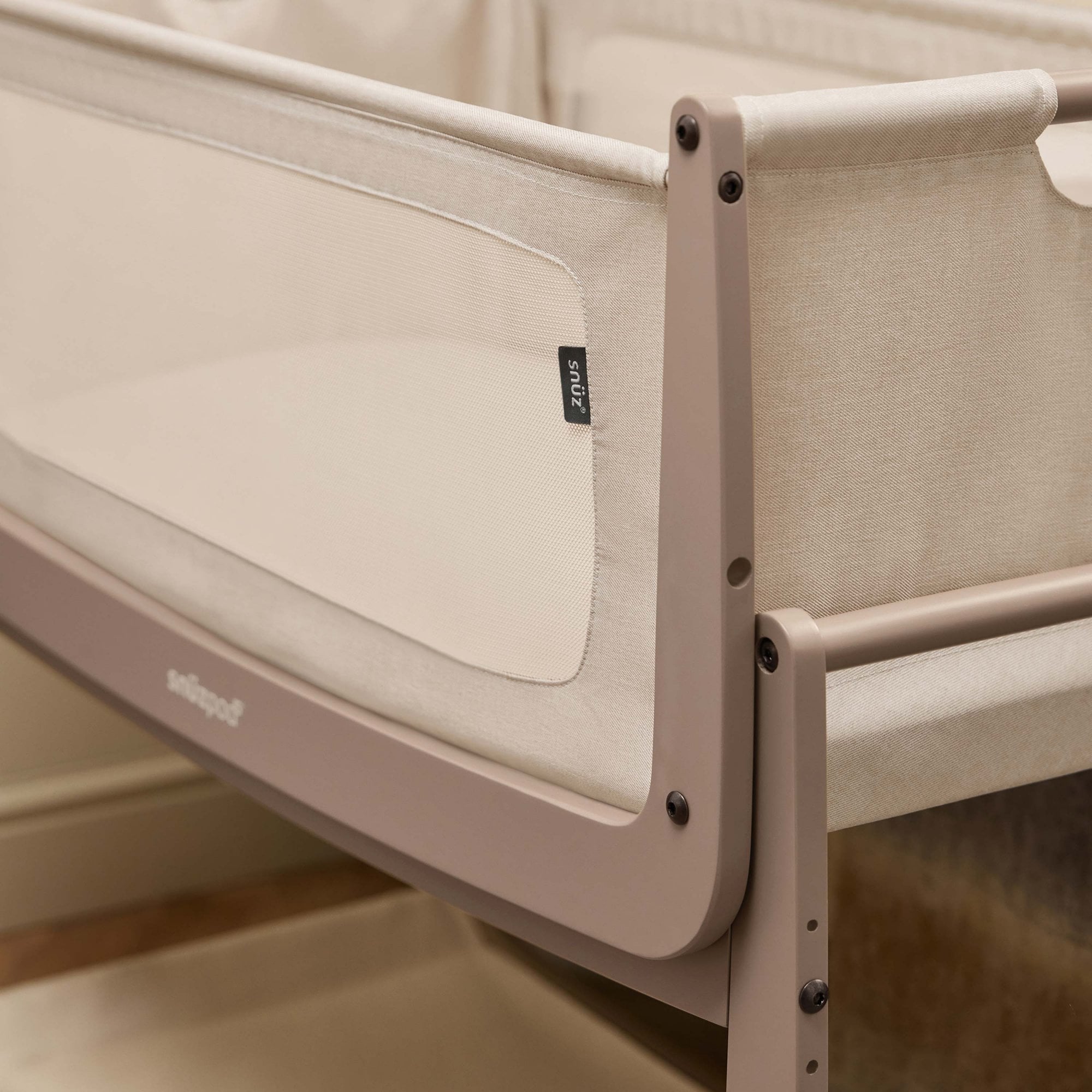 Snuz Snuzpod 5 Bedside Crib Mocha