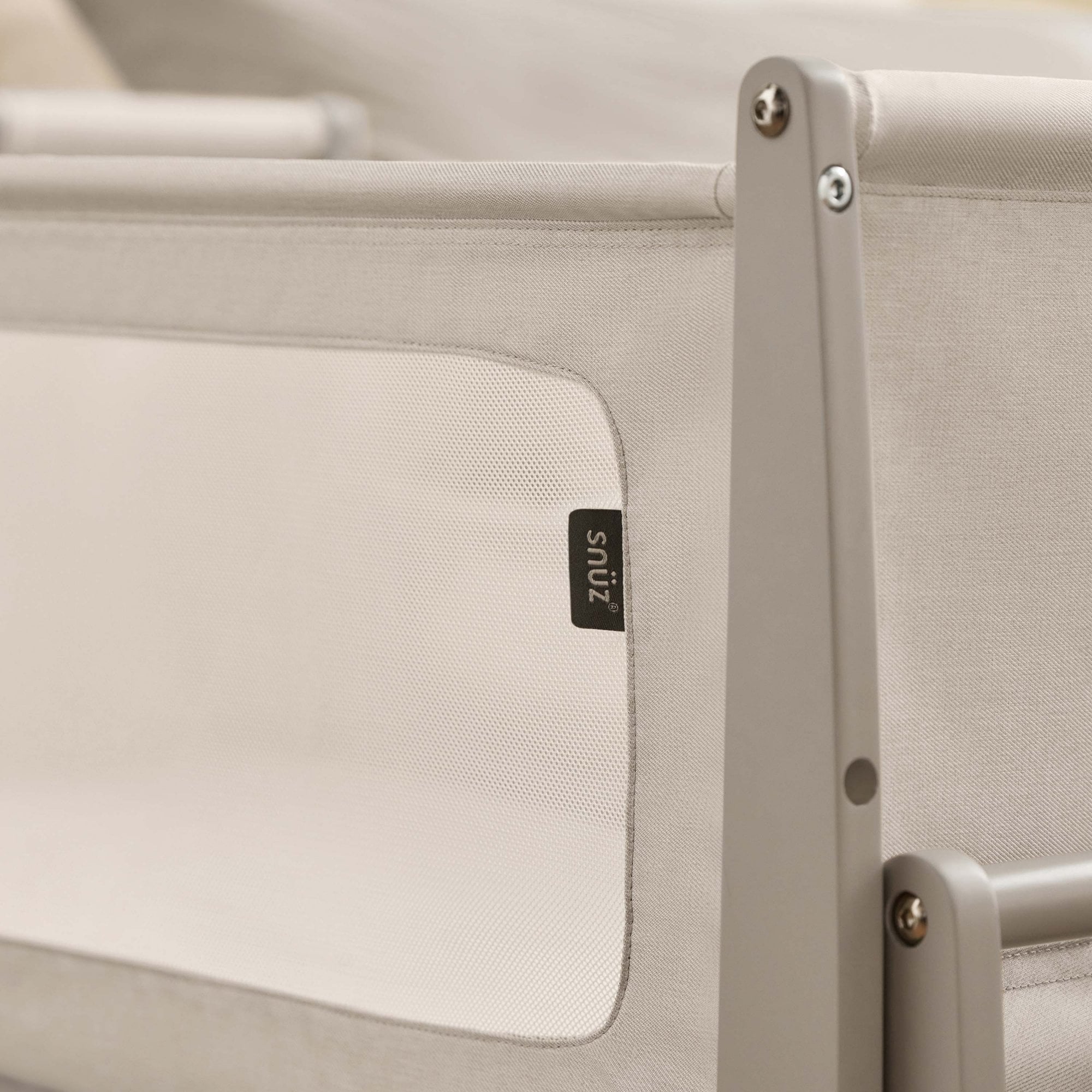 Snuz Snuzpod 5 Bedside Crib Pebble