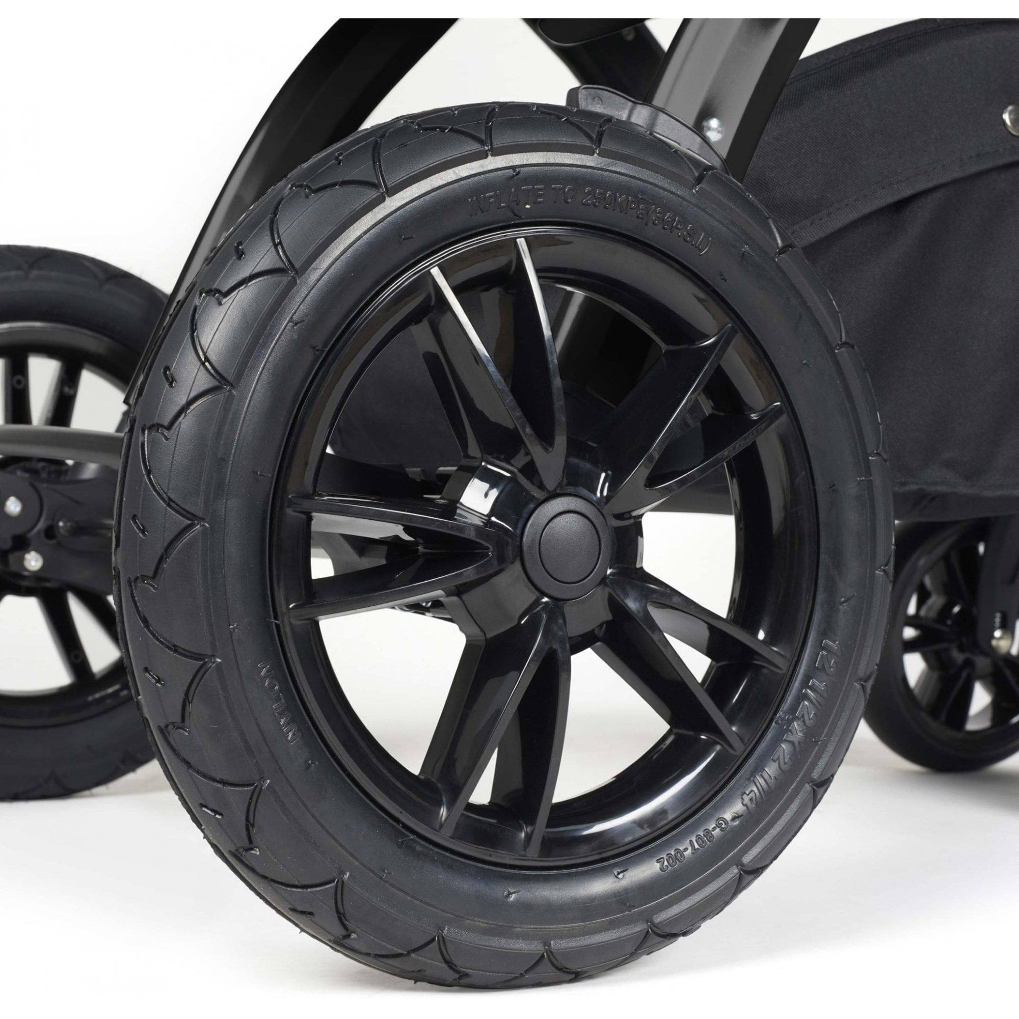 Ickle Bubba Stomp Luxe 12 Piece Travel System + Nimbus Car Seat & ISOFIX Base Woodland