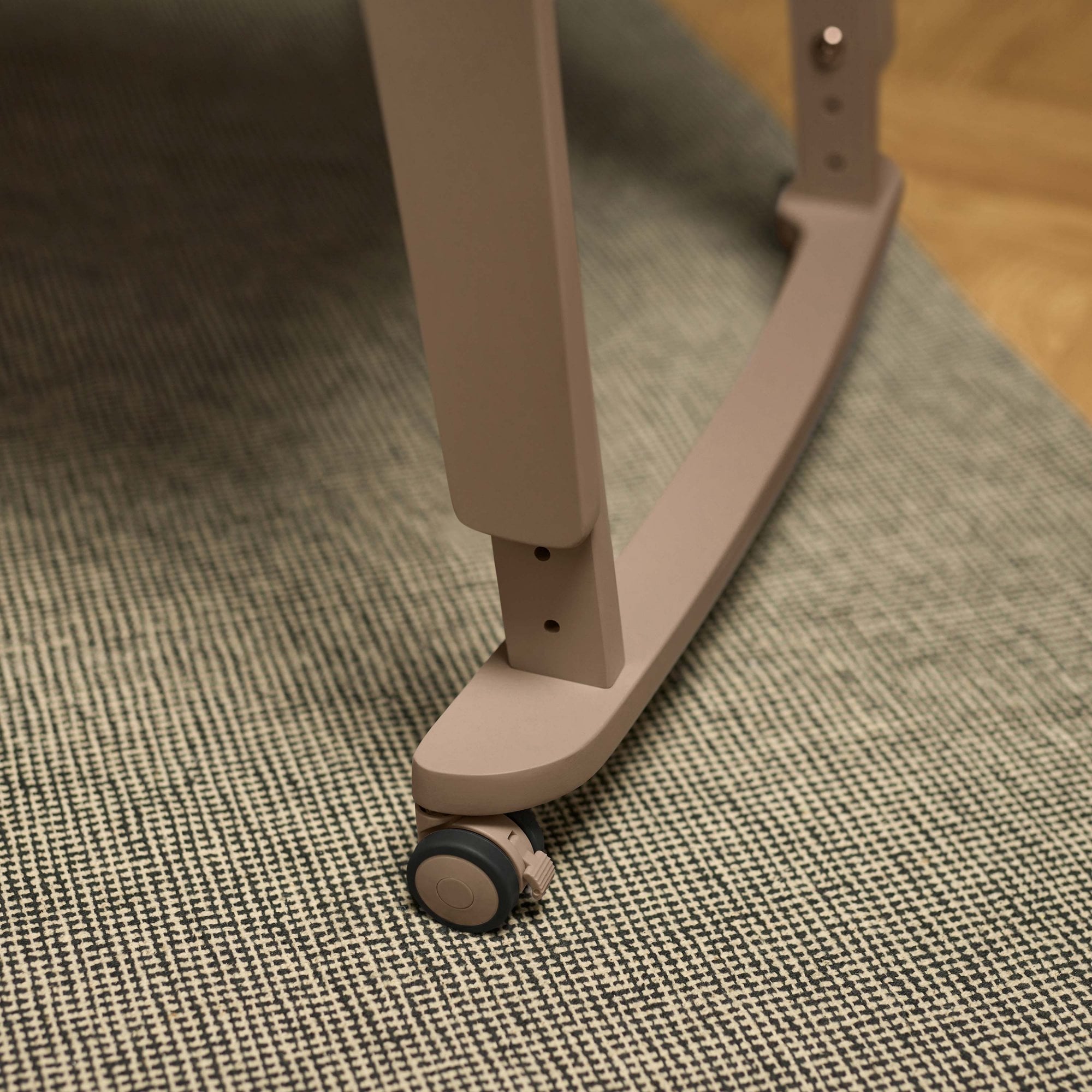 SNUZ SnuzPod Studio Milan Bedside Crib Mocha