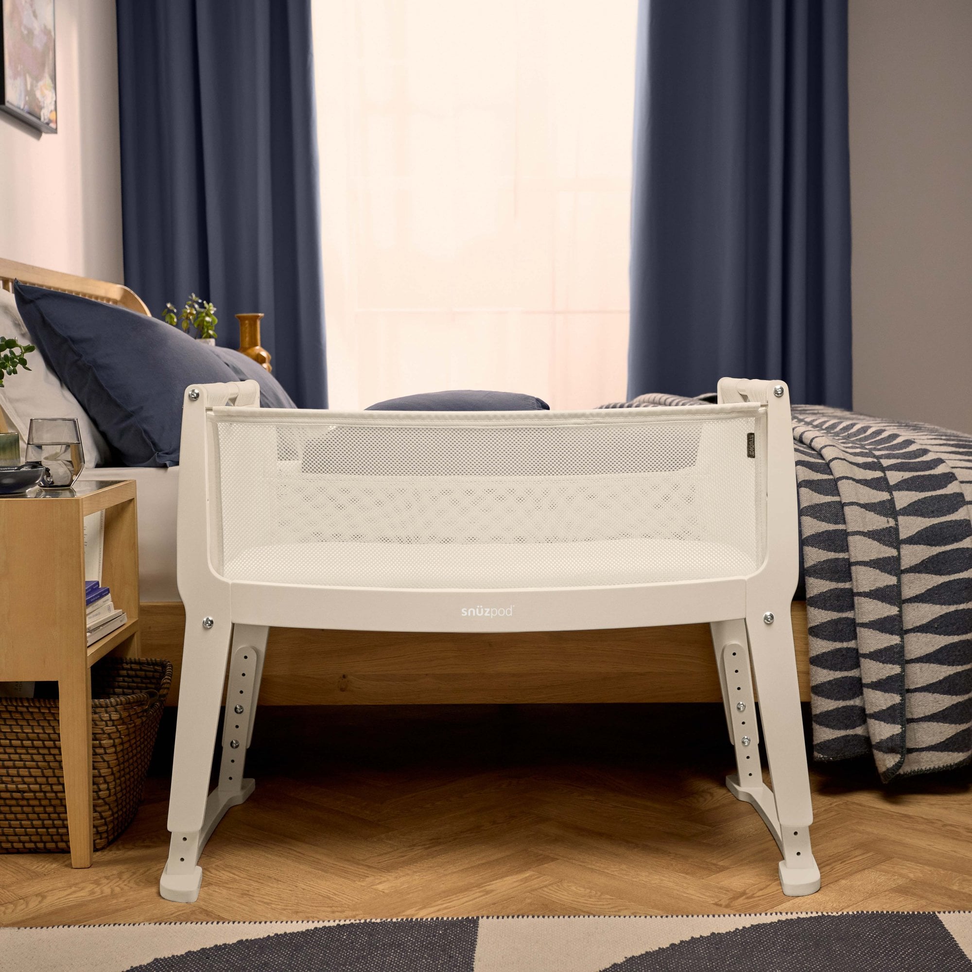 SNUZ SnuzPod Studio Vienna Bedside Crib Cashmere
