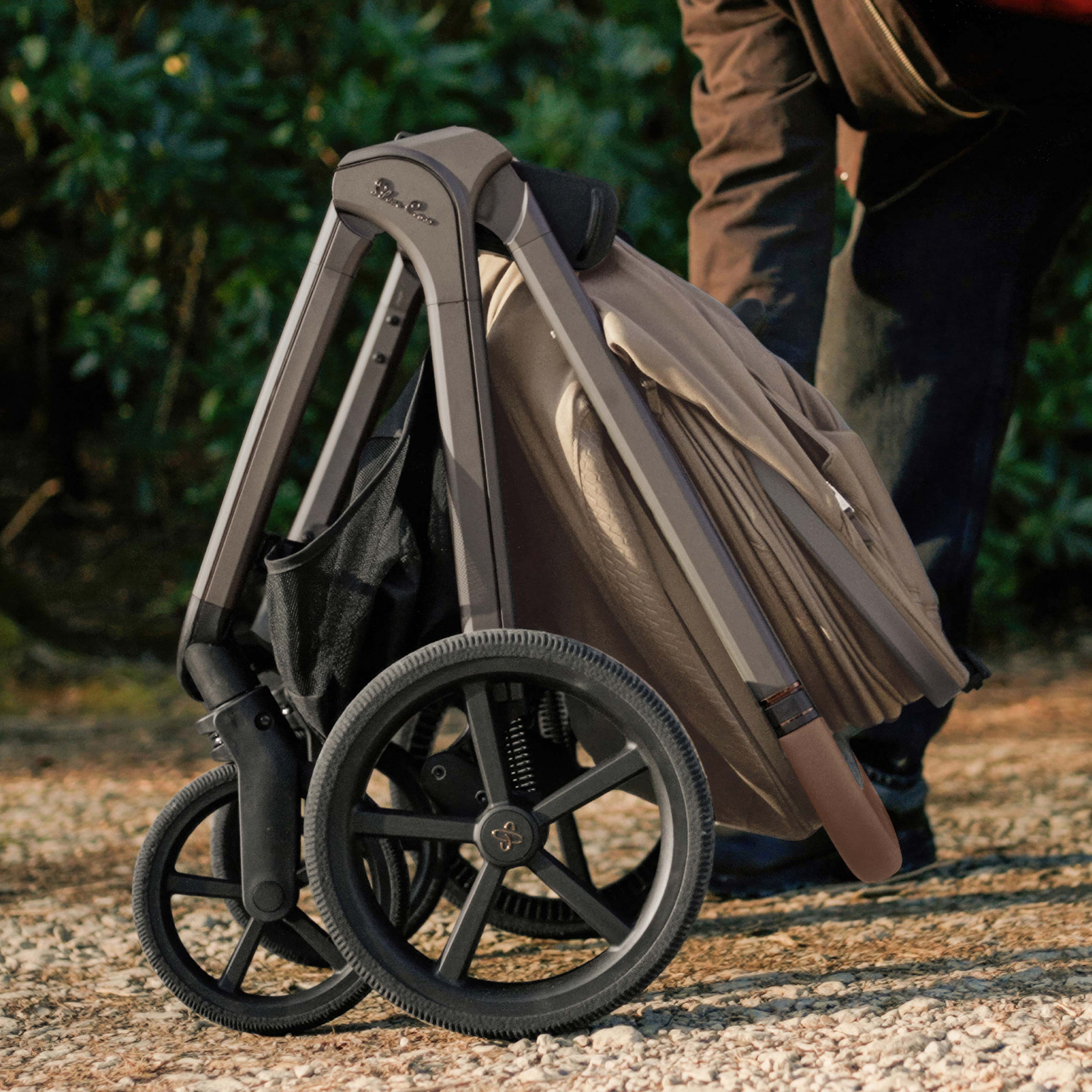 Silver Cross Cove 2 Ultimate 360 Infant Carrier Bundle | Champagne with Black Car Seat